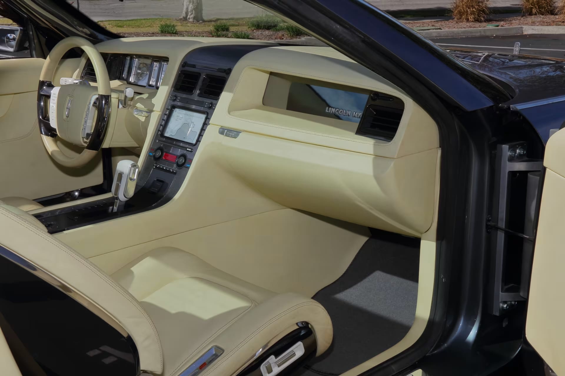2004 Lincoln Mark X concept car goes to auction - Autoblog